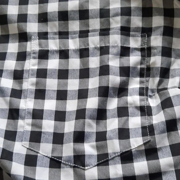 Roman's Short Sleeve Black and White Gingham Plaid Button Up Blouse Size 20 - Picture 8 of 8